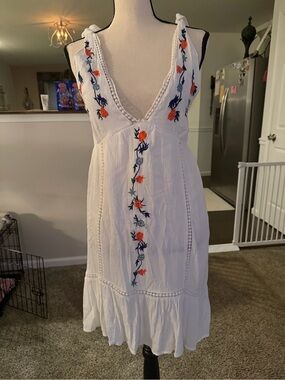 Jessica Simpson White Sundress with Orange & Navy Floral Embroidery